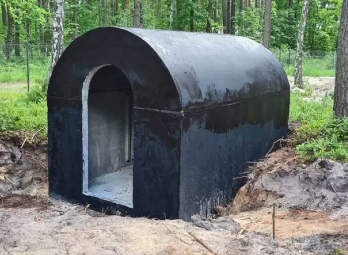 Betonový zahradní sklípek zapuštěný do země na pozemku klienta v Hlučín